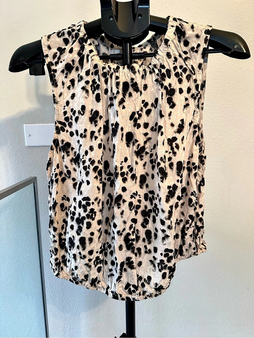 Cloth & Stone Animal Print Blouse in Beige & Black Size Medium